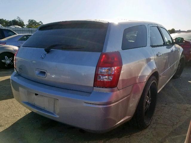 2D4FV47T36H385810 - 2006 DODGE MAGNUM SE SILVER photo 4