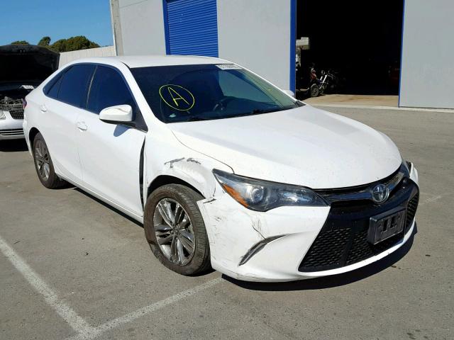 4T1BF1FKXFU917790 - 2015 TOYOTA CAMRY LE WHITE photo 1