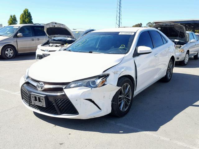 4T1BF1FKXFU917790 - 2015 TOYOTA CAMRY LE WHITE photo 2