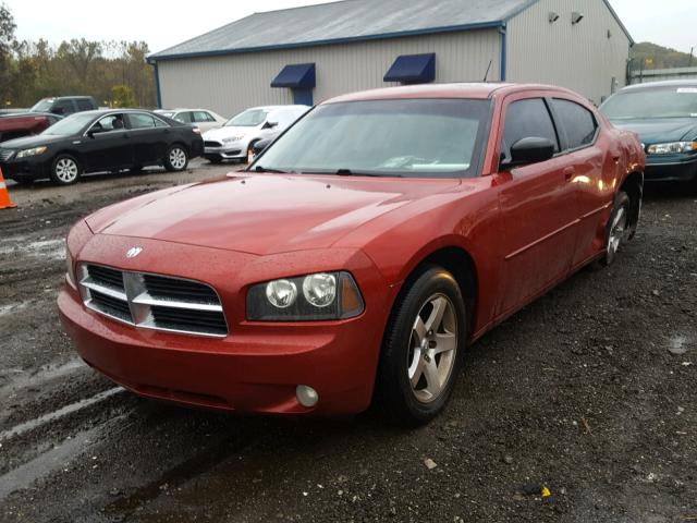 2B3KA33G08H100835 - 2008 DODGE CHARGER SX RED photo 2