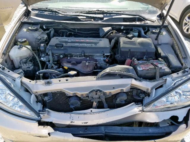 4T1BE32K55U586958 - 2005 TOYOTA CAMRY LE GOLD photo 7