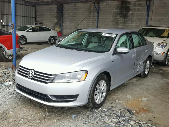 1VWAH7A33EC002004 - 2014 VOLKSWAGEN PASSAT S SILVER photo 2