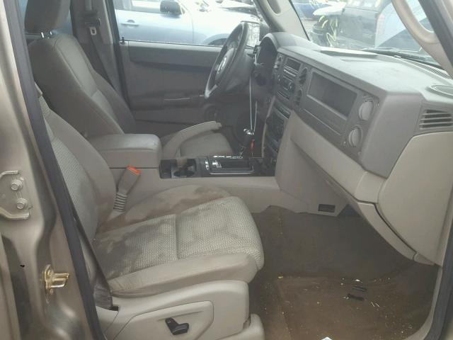 1J8HG48N66C131178 - 2006 JEEP COMMANDER BROWN photo 5