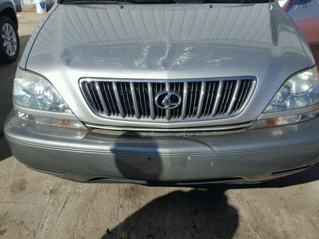 JTJHF10U220239737 - 2002 LEXUS RX 300 SILVER photo 7