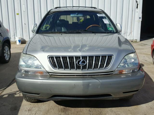 JTJHF10U220239737 - 2002 LEXUS RX 300 SILVER photo 9