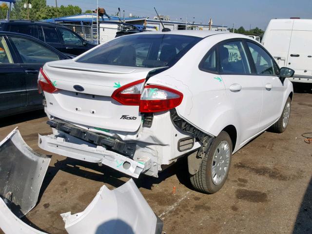 3FADP4BJ9KM131220 - 2019 FORD FIESTA SE WHITE photo 4