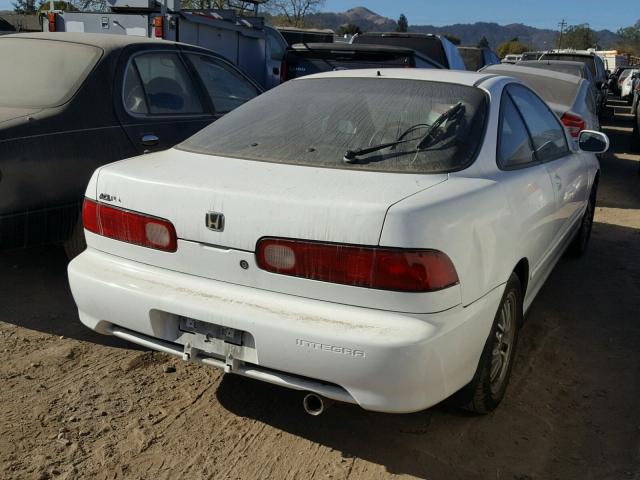 JH4DC4456YS013436 - 2000 ACURA INTEGRA LS WHITE photo 4