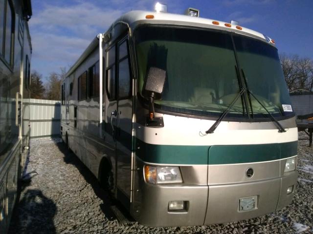 1RF120615X2005460 - 1999 ROADMASTER RAIL DYANASTER WHITE photo 1