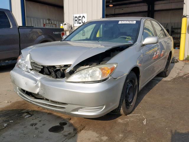 4T1BE32KX4U346321 - 2004 TOYOTA CAMRY LE SILVER photo 2