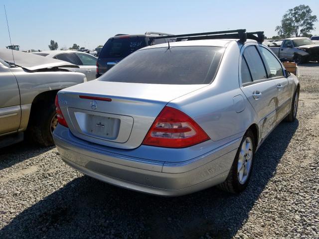 WDBRF64J62E003887 - 2002 MERCEDES-BENZ C 320 SILVER photo 4