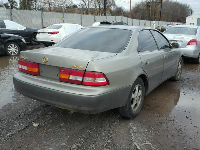 JT8BF22G5V0025737 - 1997 LEXUS ES 300 GRAY photo 4