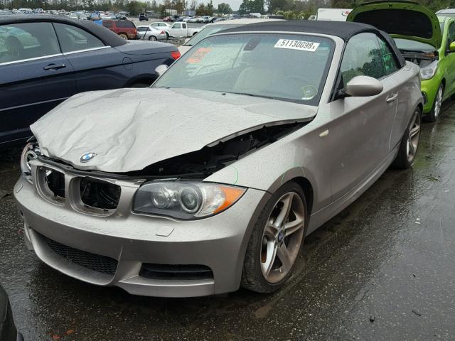 WBAUN93538VK39990 - 2008 BMW 135 I GRAY photo 2