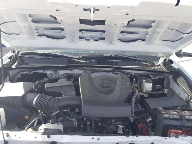 5TFCZ5AN3GX015376 - 2016 TOYOTA TACOMA DOU WHITE photo 7