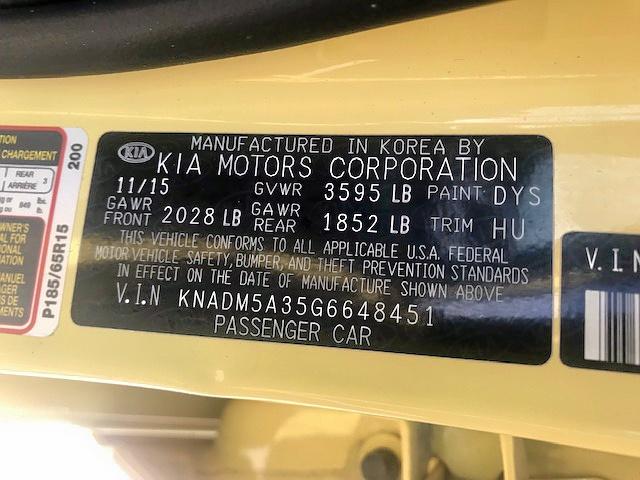 KNADM5A35G6648451 - 2016 KIA RIO LX YELLOW photo 10