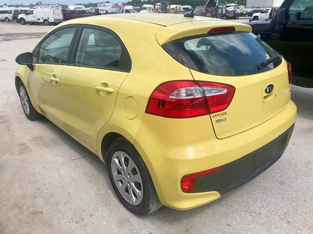 KNADM5A35G6648451 - 2016 KIA RIO LX YELLOW photo 3