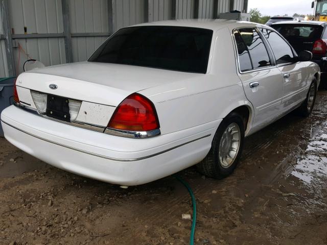 2FAFP74W2WX166548 - 1998 FORD CROWN VICT WHITE photo 4