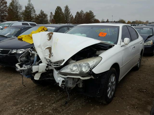 JTHBF30G820018642 - 2002 LEXUS ES 300 WHITE photo 2