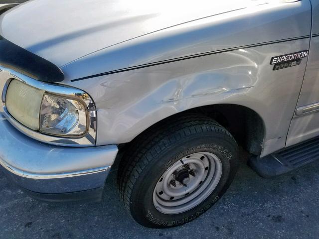 1FMRU15W01LB35456 - 2001 FORD EXPEDITION SILVER photo 9