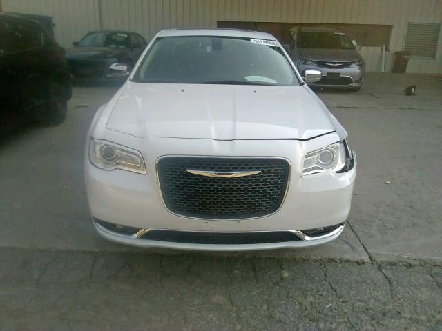 2C3CCAKG1KH631556 - 2019 CHRYSLER 300 LIMITE WHITE photo 9