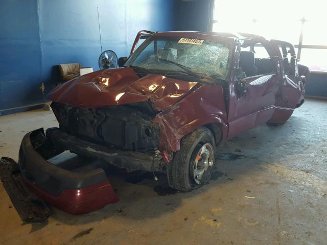 1GTCS19W618172749 - 2001 GMC SONOMA BURGUNDY photo 2