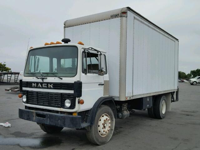 VG6M111B0LB100415 - 1990 MACK 200 MS200 WHITE photo 2