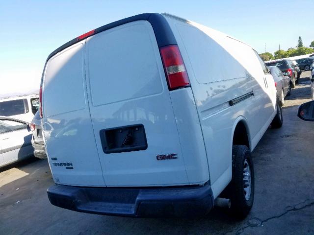 1GTZ7UBG0B1152264 - 2011 GMC SAVANA G35 WHITE photo 4