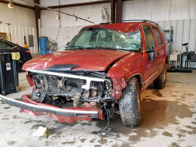 1GNDT13W3SK229057 - 1995 CHEVROLET BLAZER RED photo 2