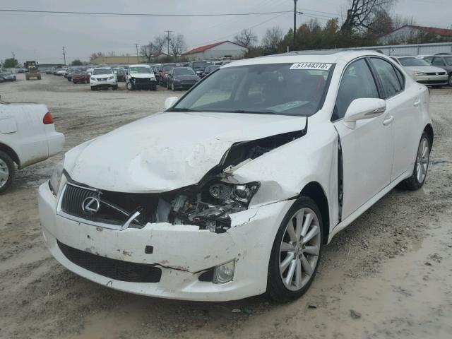 JTHCF5C29A5042367 - 2010 LEXUS IS 250 WHITE photo 2