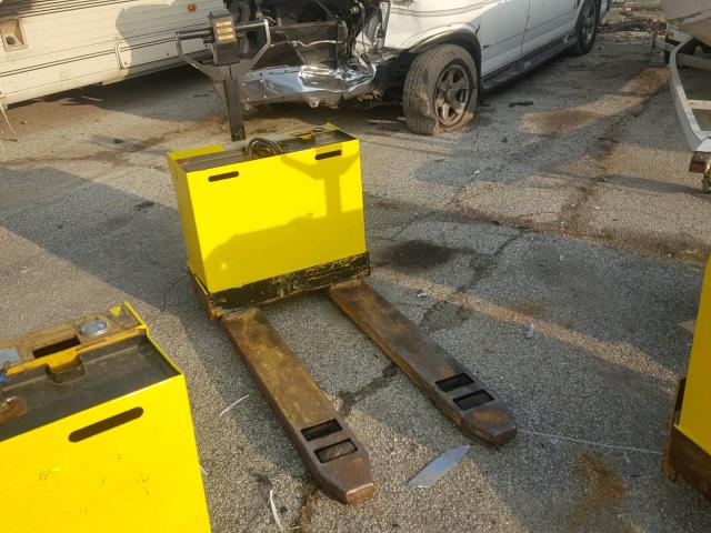 00000000000000260 - 1998 YALE PALLETJACK YELLOW photo 3