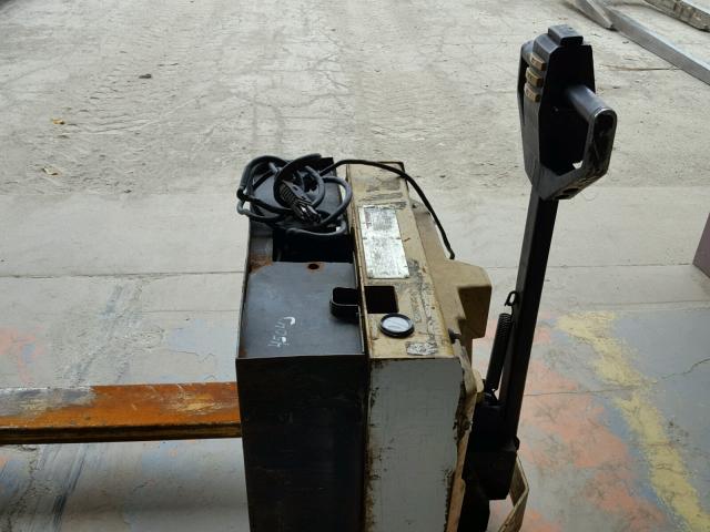 00000000000000261 - 1998 YALE PALLETJACK YELLOW photo 5