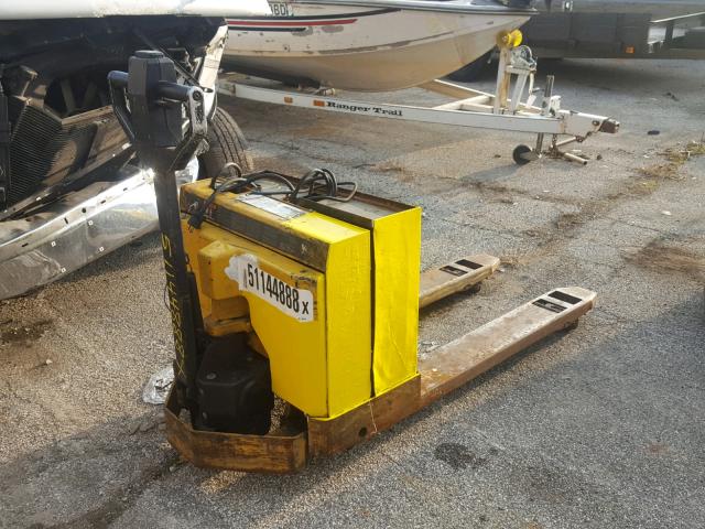 00000000000000126 - 1998 YALE PALLETJACK YELLOW photo 2