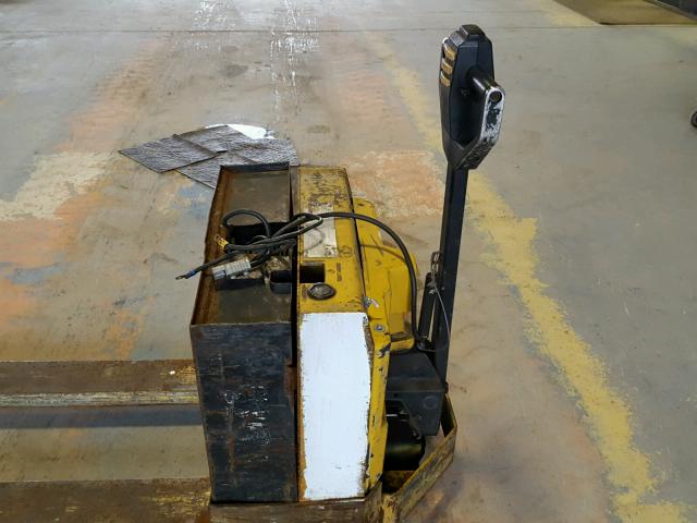 00000000000000126 - 1998 YALE PALLETJACK YELLOW photo 5