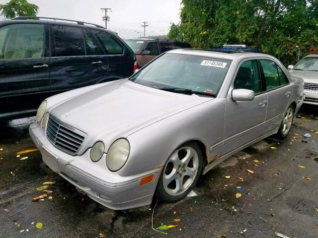 WDBJF65J12B498741 - 2002 MERCEDES-BENZ E 320 SILVER photo 2