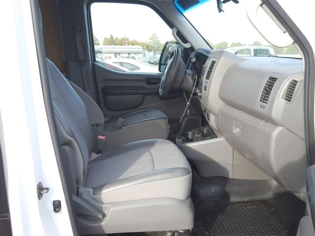 1N6BF0KM1DN100251 - 2013 NISSAN NV 1500 WHITE photo 5