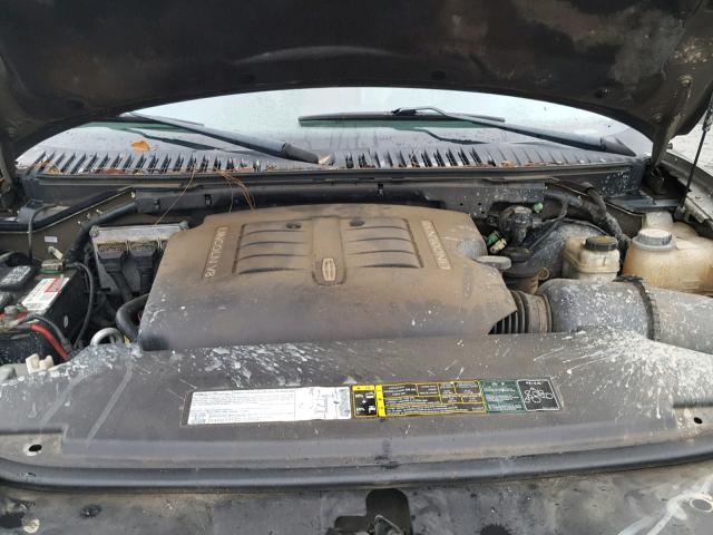 5LMFU27R93LJ29333 - 2003 LINCOLN NAVIGATOR Қоңыр фото 7