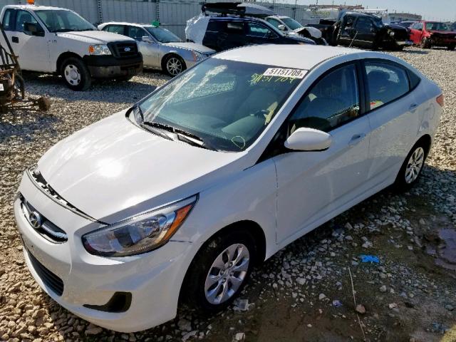 KMHCT4AE2GU083497 - 2016 HYUNDAI ACCENT SE WHITE photo 2