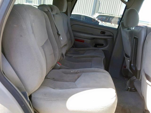 1GKEC13V34J270659 - 2004 GMC YUKON SILVER photo 6