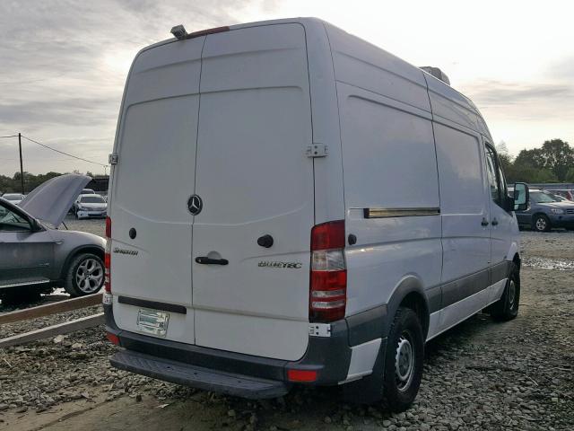 WD3PE7CC8C5656916 - 2012 MERCEDES-BENZ SPRINTER 2 WHITE photo 4