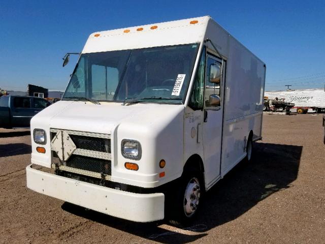 4UZAANBW55CV19000 - 2005 FREIGHTLINER CHASSIS M WHITE photo 2