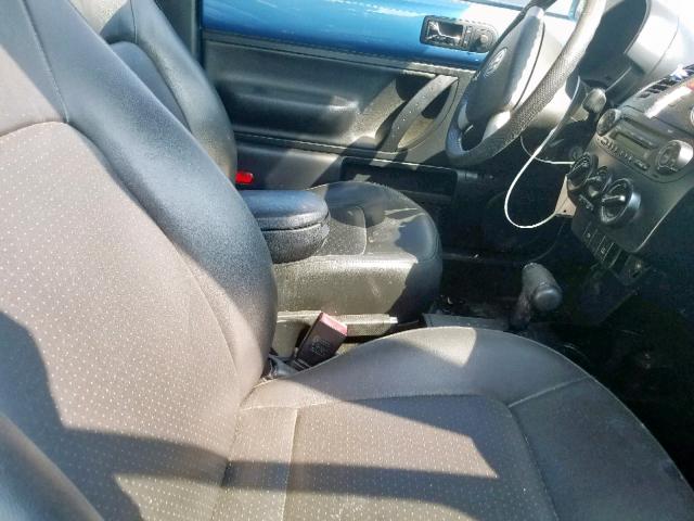 3VWPG3AG5AM003317 - 2010 VOLKSWAGEN NEW BEETLE ლურჯი ფოტო 5