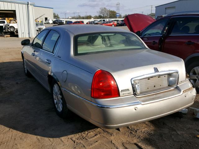 1LNHM81W34Y612415 - 2004 LINCOLN TOWN CAR E SILVER photo 3