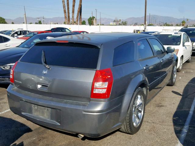 2D4FV48T45H517681 - 2005 DODGE MAGNUM SE GRAY photo 4