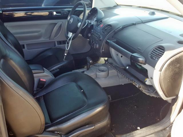 3VWCD31Y85M312205 - 2005 VOLKSWAGEN NEW BEETLE შავი ფოტო 5