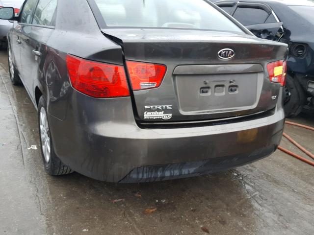 KNAFU4A22A5858528 - 2010 KIA FORTE EX GRAY photo 9