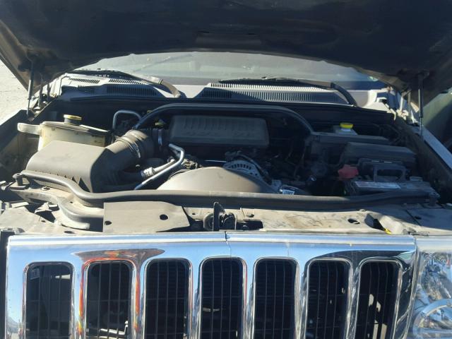 1J8HH58N36C125891 - 2006 JEEP COMMANDER BEIGE photo 7