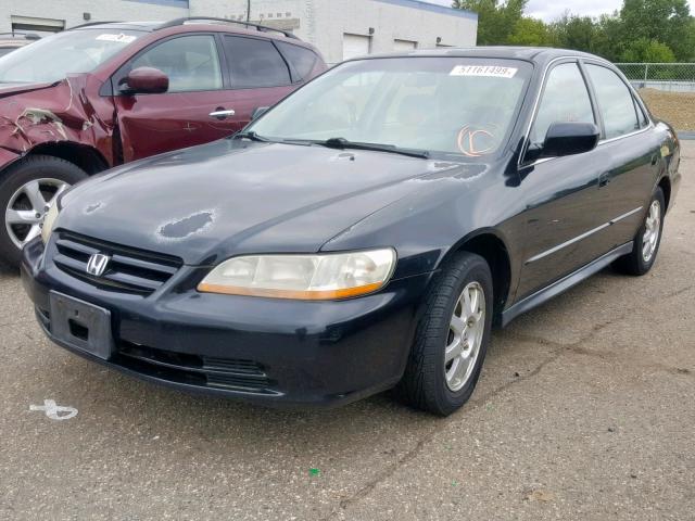 1HGCG56722A039651 - 2002 HONDA ACCORD SE BLACK photo 2