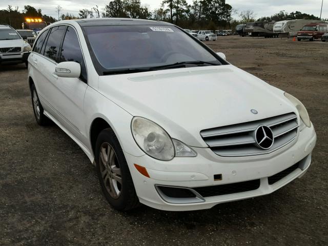 4JGCB75E27A045655 - 2007 MERCEDES-BENZ R 500 WHITE photo 1