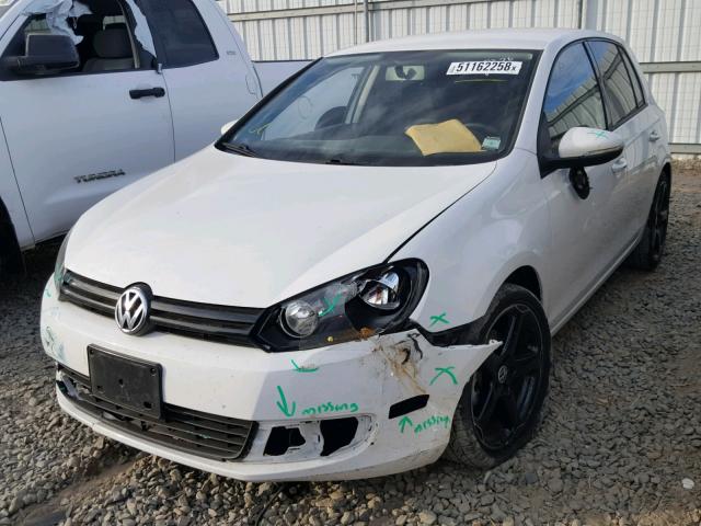 WVWDB7AJ2DW136659 - 2013 VOLKSWAGEN GOLF WHITE photo 2