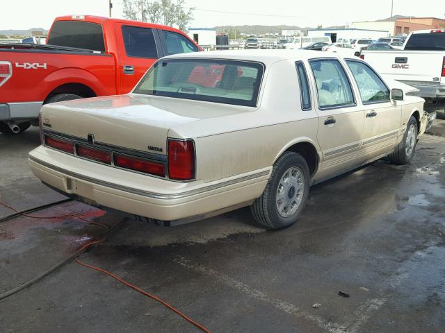 1LNLM83W7VY640484 - 1997 LINCOLN TOWN CAR C CREAM photo 4