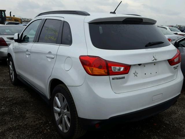 4A4AR4AU2DE007276 - 2013 MITSUBISHI OUTLANDER WHITE photo 3